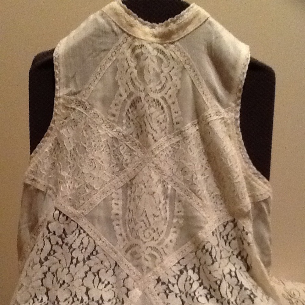 NWOT American Eagle lace sleeveless shirt/cami